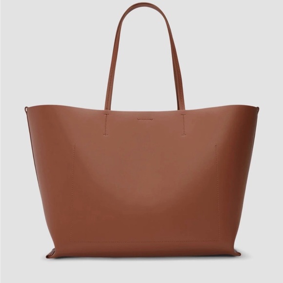 Everlane Handbags - Everlane Classic Leather Tote in Chestnut Brown